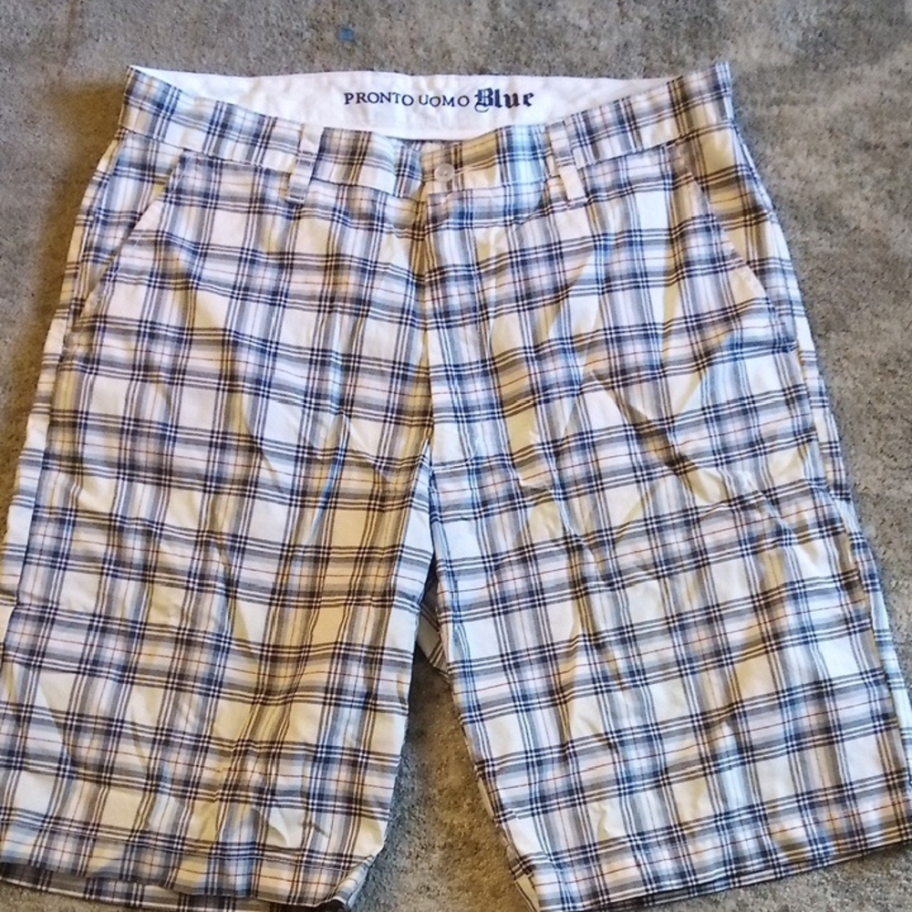 Pronto Uomo Blue Flat Front Shorts for Casual Comfort